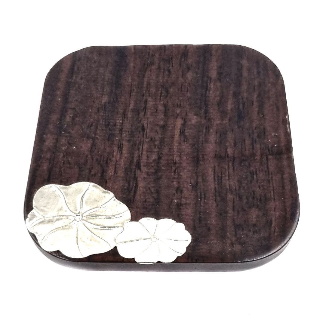 Подставка "Серебряные лотосы"