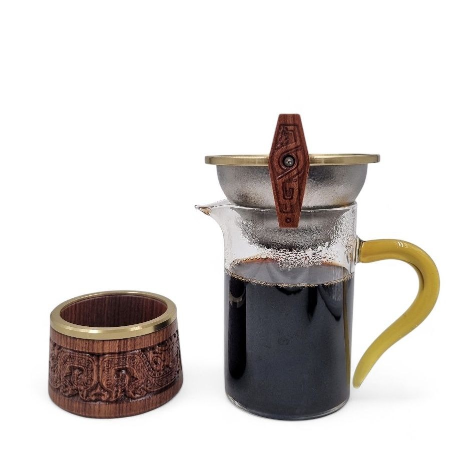 Сито "Серебряный титан" резное, светлое дерево