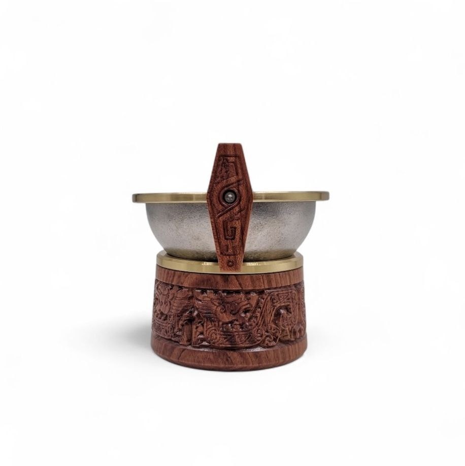 Сито "Серебряный титан" резное, светлое дерево