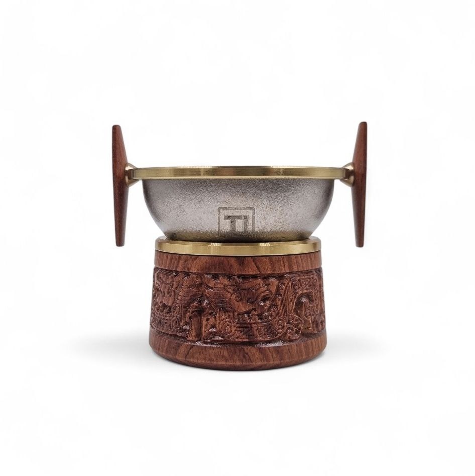 Сито "Серебряный титан" резное, светлое дерево